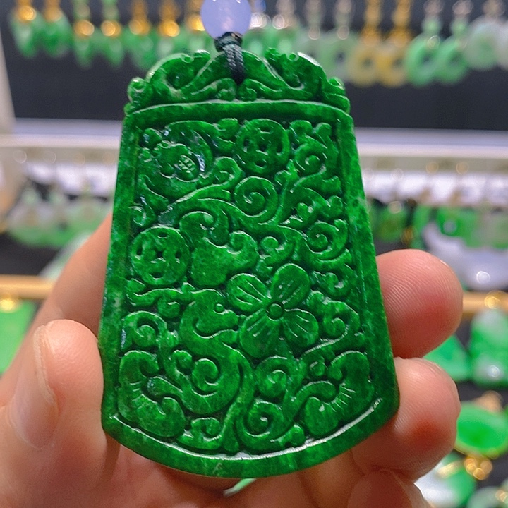 翡翠未镶嵌吊坠(赠链)吊坠