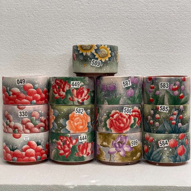 景德镇特价手绘拼盘花盆，内口径14高10.5左右，透气好，值得入手