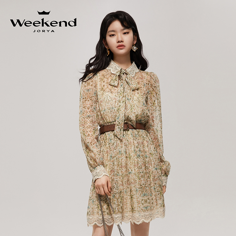 卓雅周末23秋蕾丝领带复古宫廷碎花连衣裙P247902C