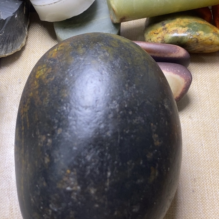 透闪石质玉未镶嵌珠宝半成品