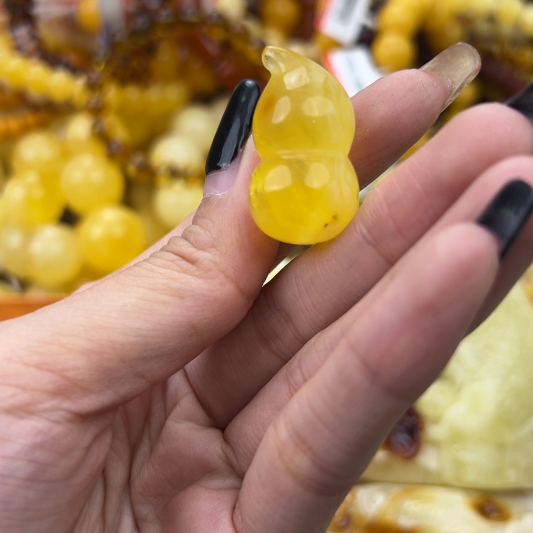 琥珀珠宝奇石未镶嵌