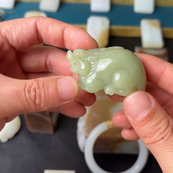 和田玉（糖玉）未镶嵌挂件