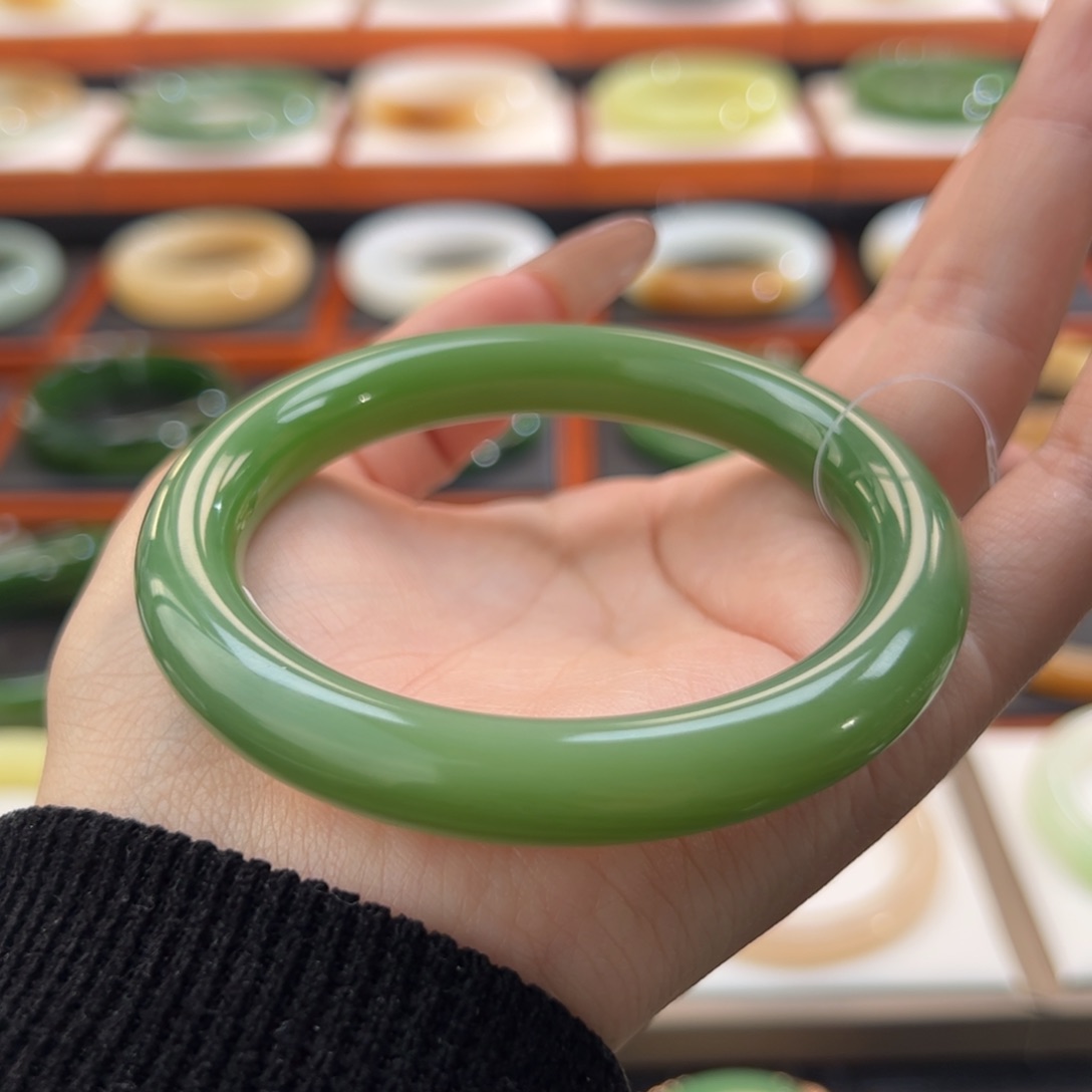 和田玉（碧玉）手镯未镶嵌