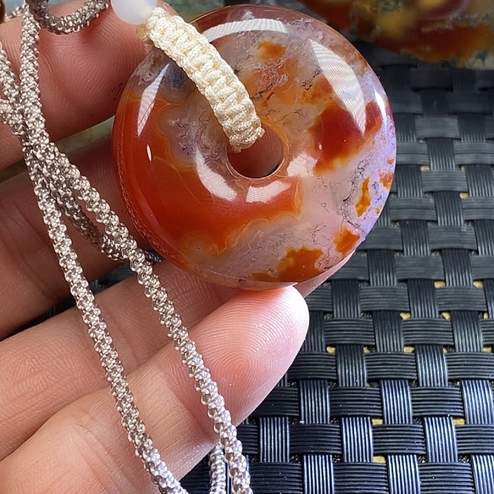 欧***师玛瑙/玉髓未镶嵌颈饰