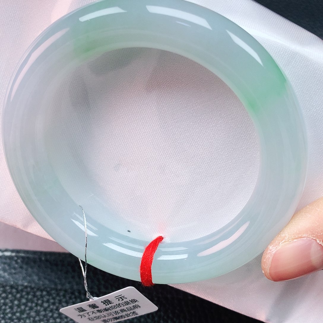 翡翠手镯未镶嵌54胖