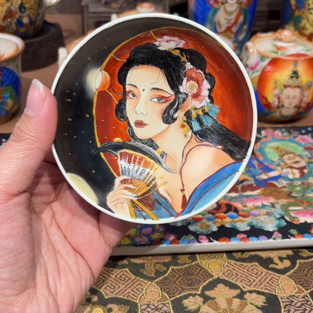 手工手绘美女杯杯