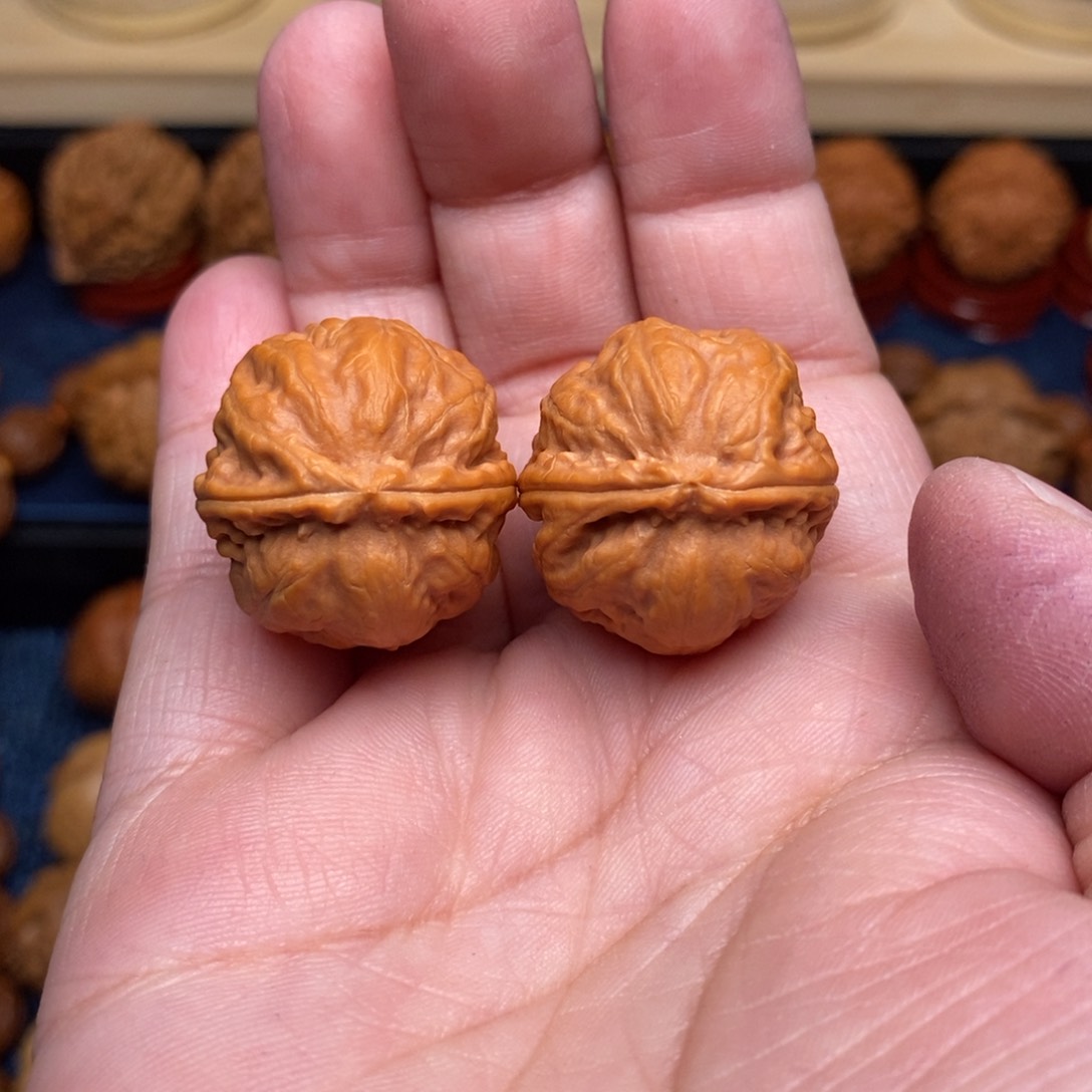 文玩核桃把件手捻粗筋八棱官帽