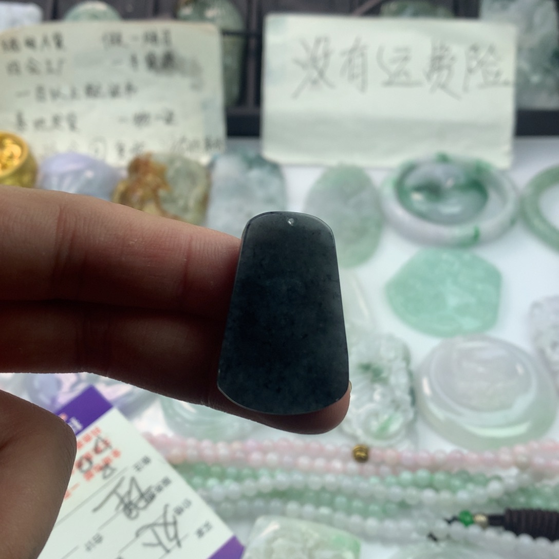 翡翠颈饰未镶嵌一