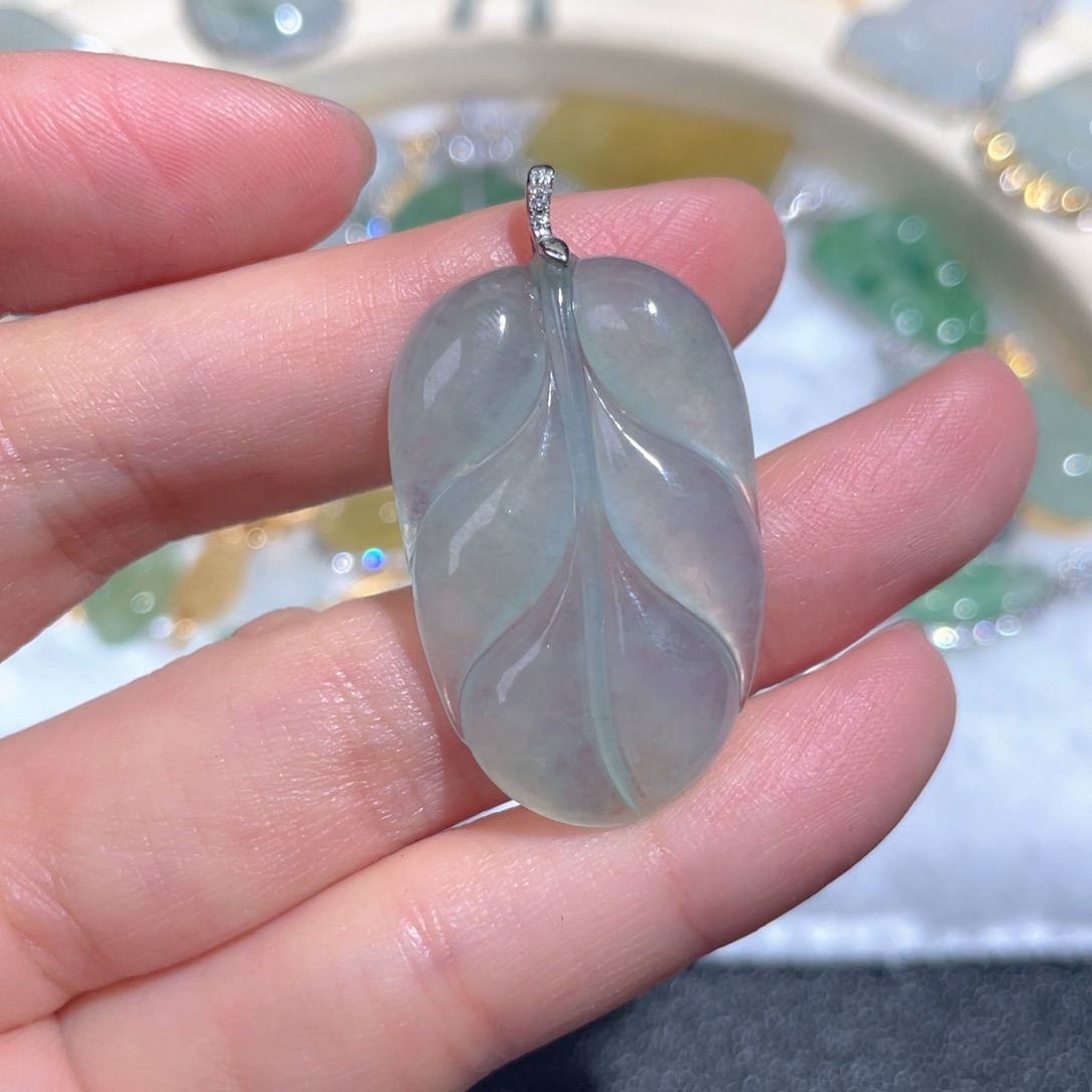 翡翠颈饰18K金镶嵌翡翠