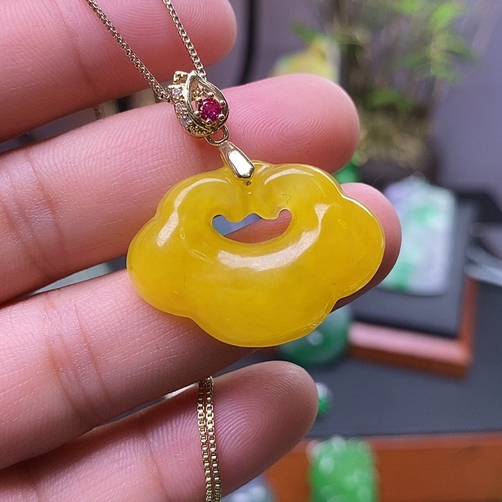 翡翠未镶嵌吊坠(赠链)