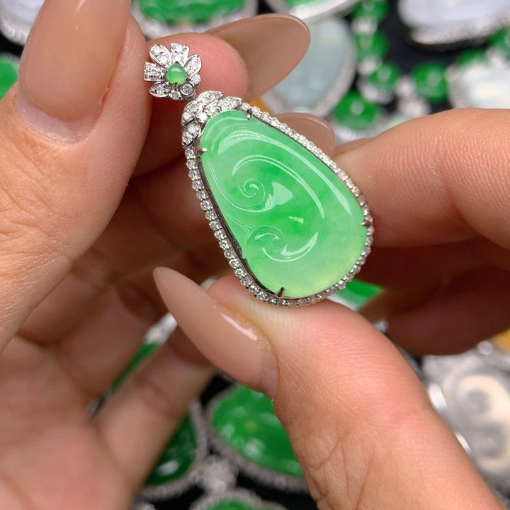 翡翠18K金镶嵌吊坠(不含链)