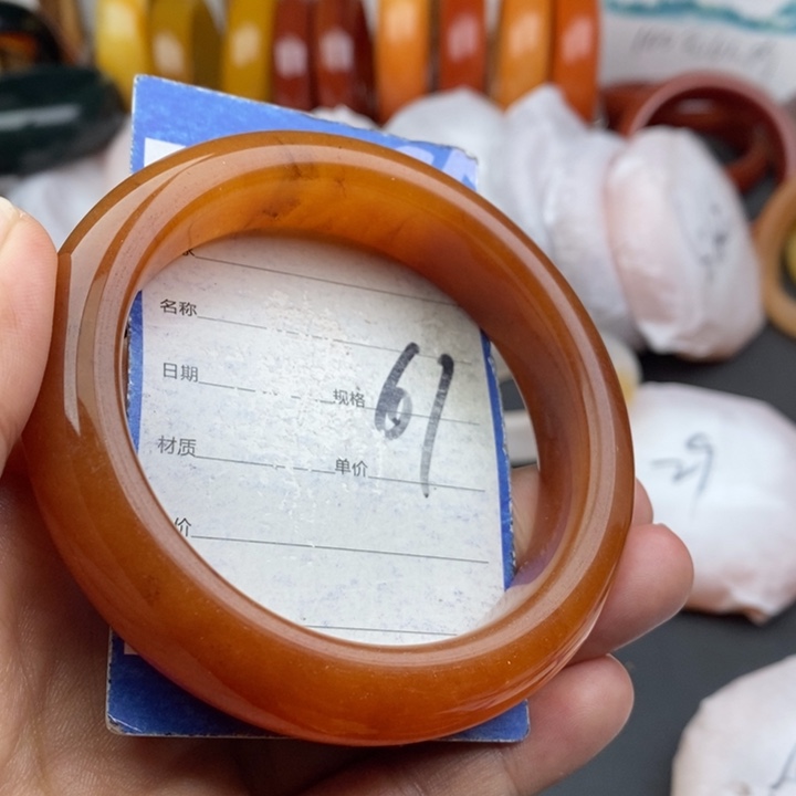 未镶嵌手镯石英质玉