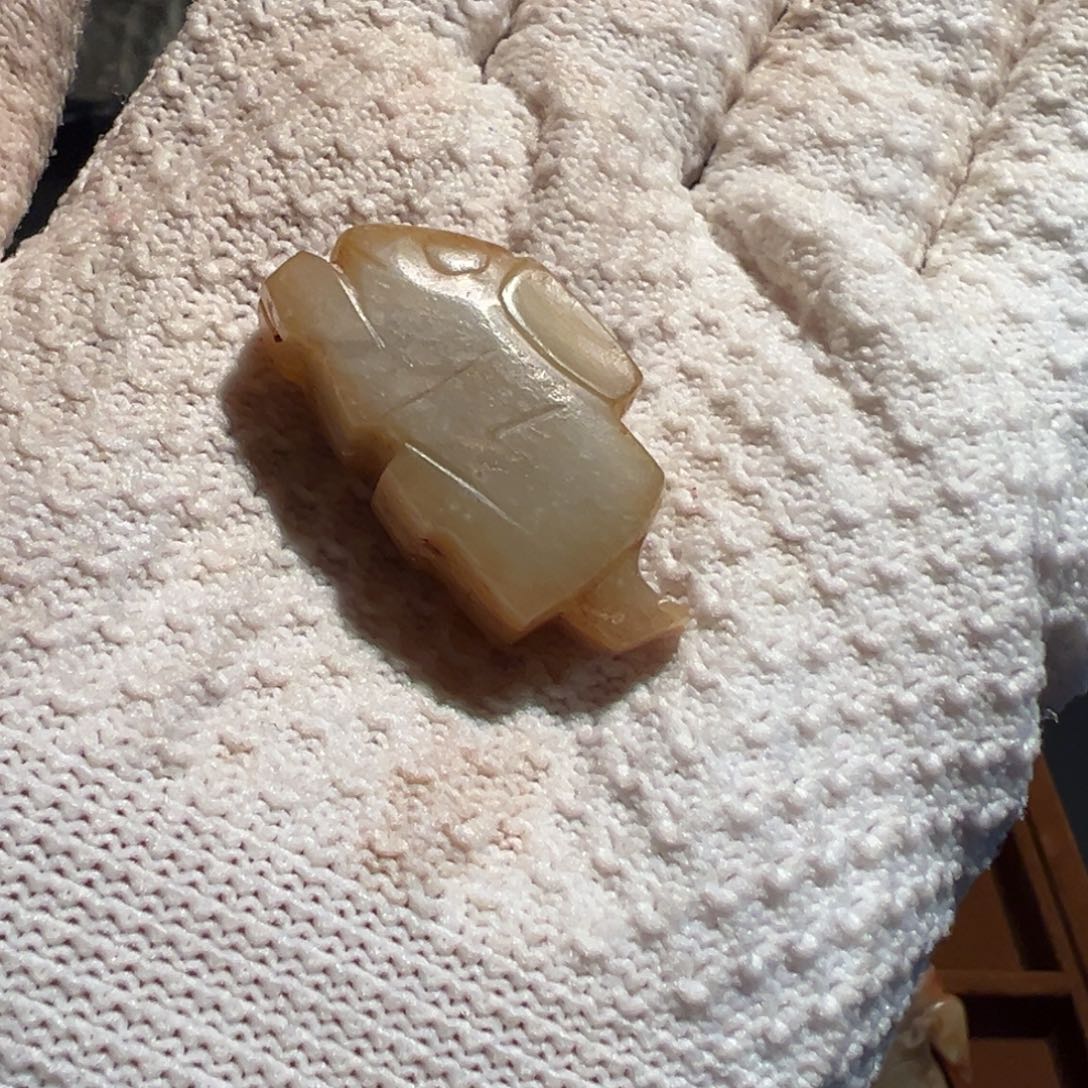 通***人和田玉（糖玉）未镶嵌车挂