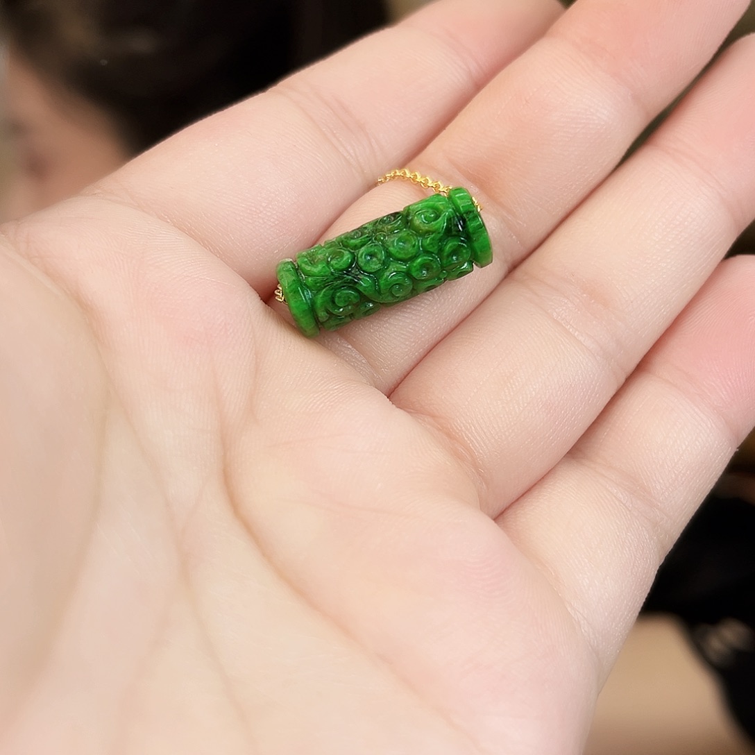 翡翠未镶嵌颈饰吊坠