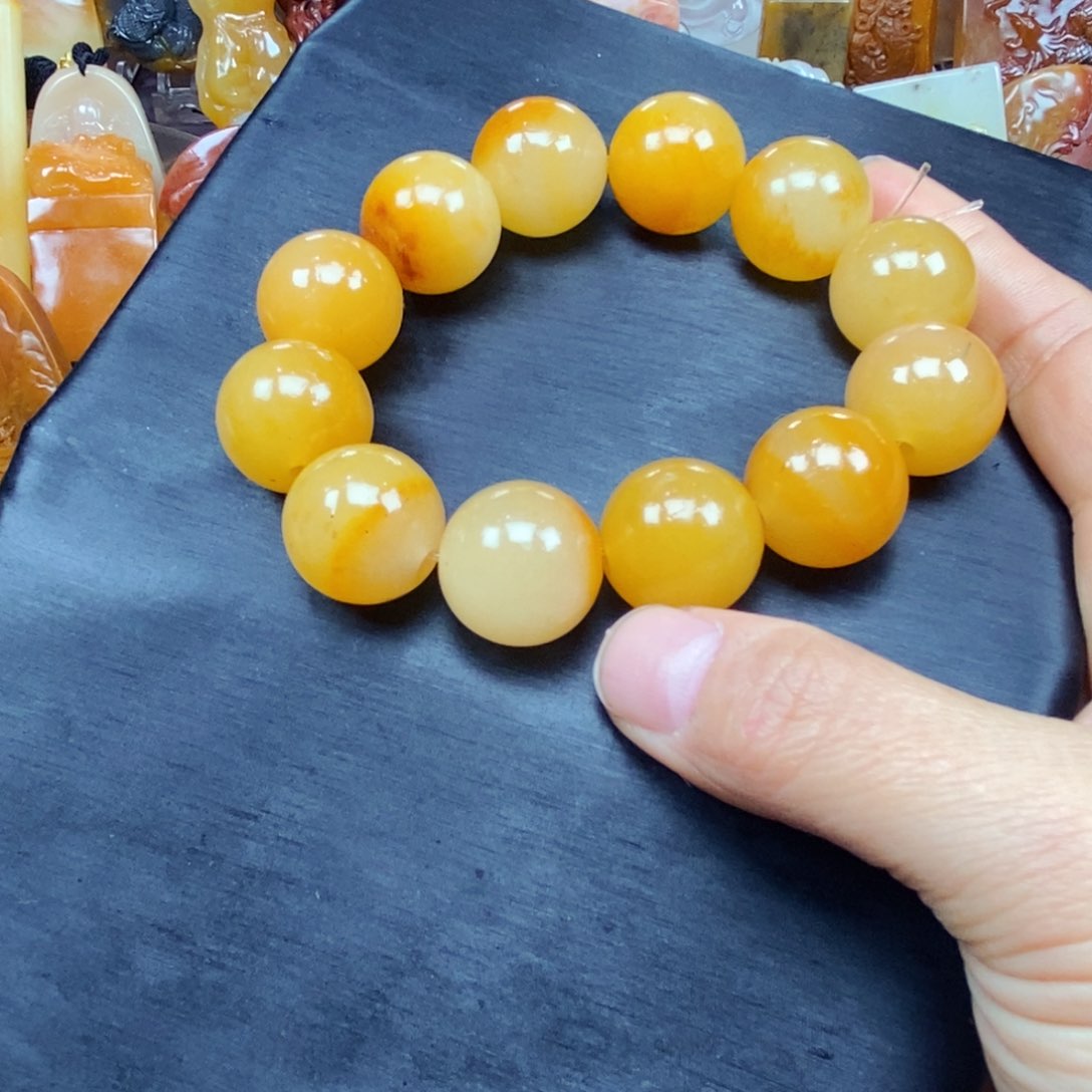 石英质玉（黄龙玉）颈饰未镶嵌