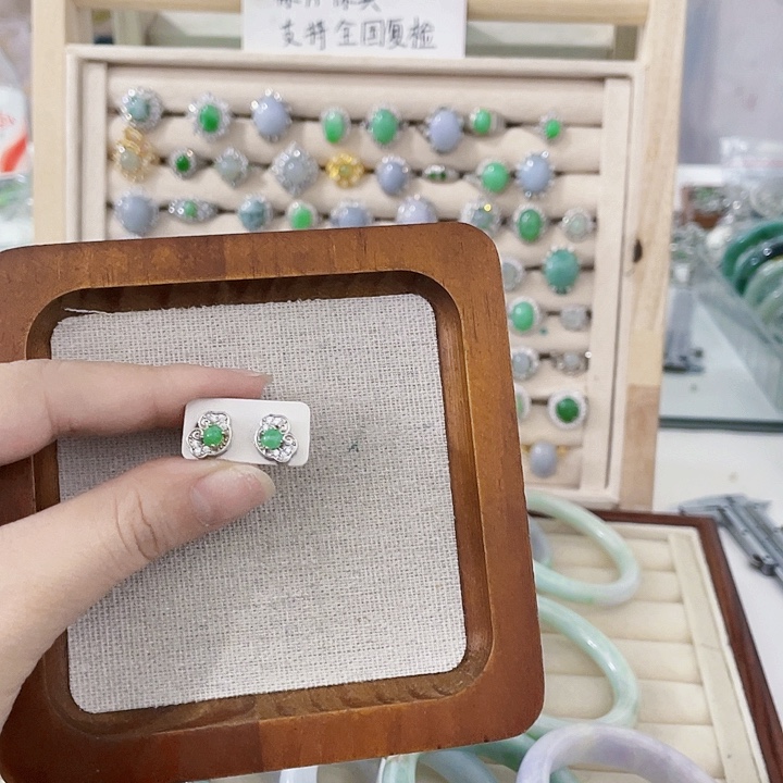 翡翠未镶嵌颈饰天然翡翠Ａ货