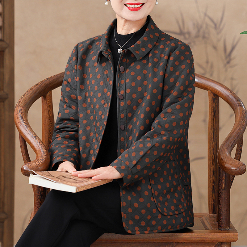 老年妈妈秋装上衣外套洋气大码阔太太夹克中老年人女宽松春秋开衫