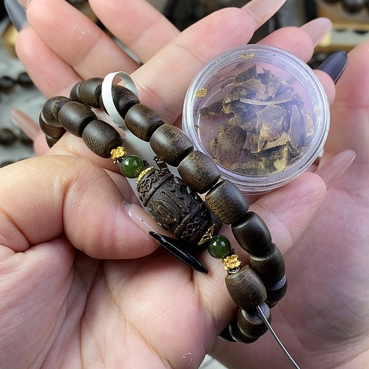 沉香沉香碎屑燕*越南芽庄白棋楠0.8桶珠