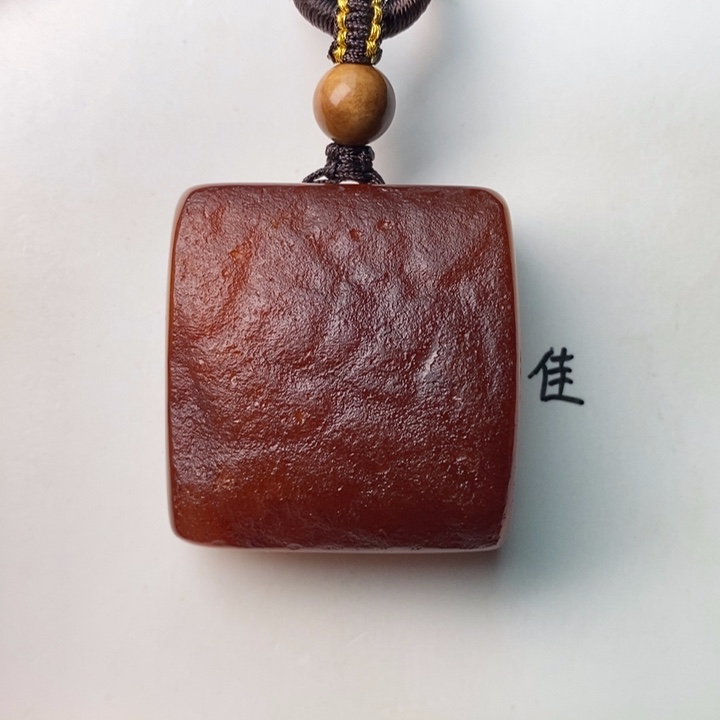 未镶嵌琥珀珠宝奇石香***?