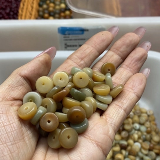 白玉菩提吊坠微瑕11榨菜大肠11/5大肠110