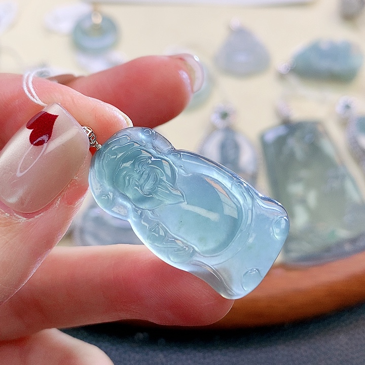 翡翠颈饰18K金镶嵌翡翠