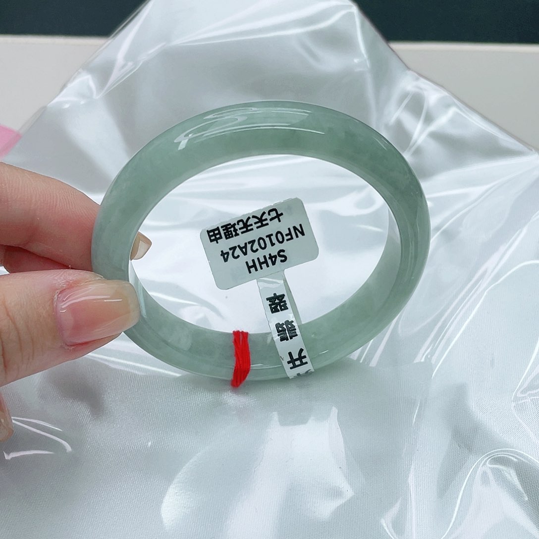 翡翠手镯未镶嵌正55.5