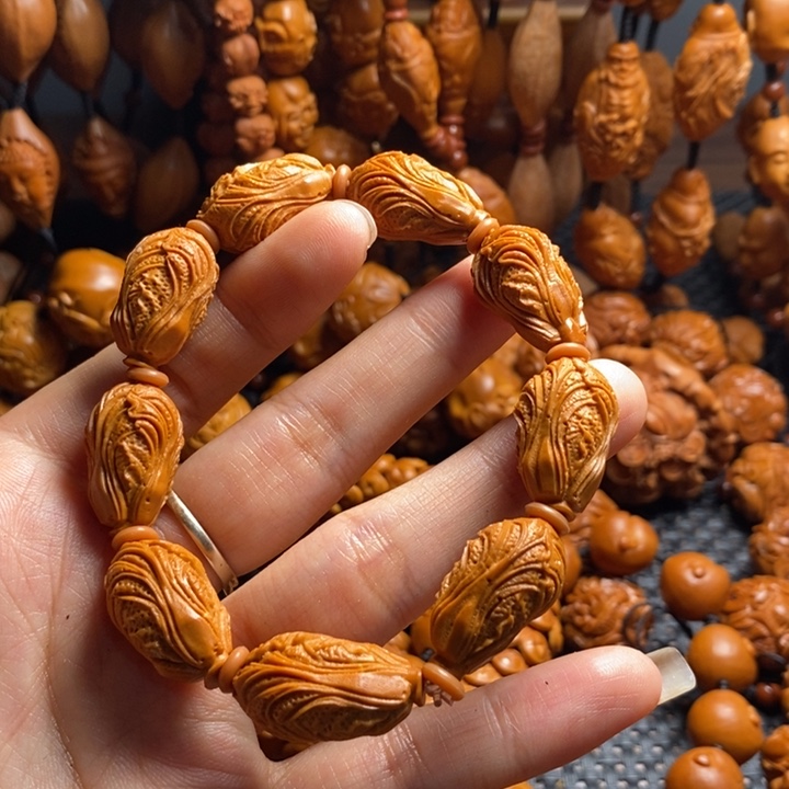吊坠橄榄核白菜手串