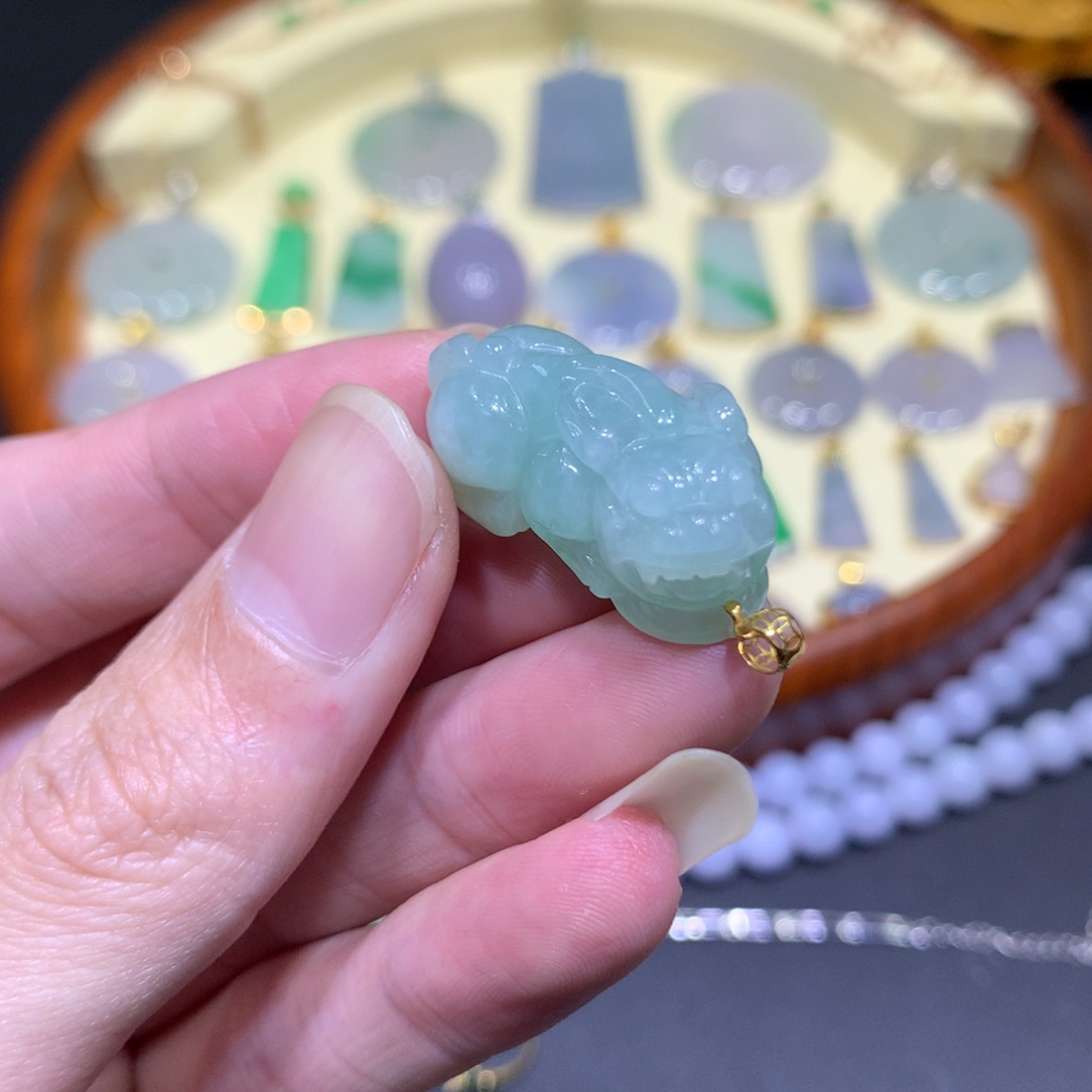 翡翠吊坠(不含链)18K金镶嵌