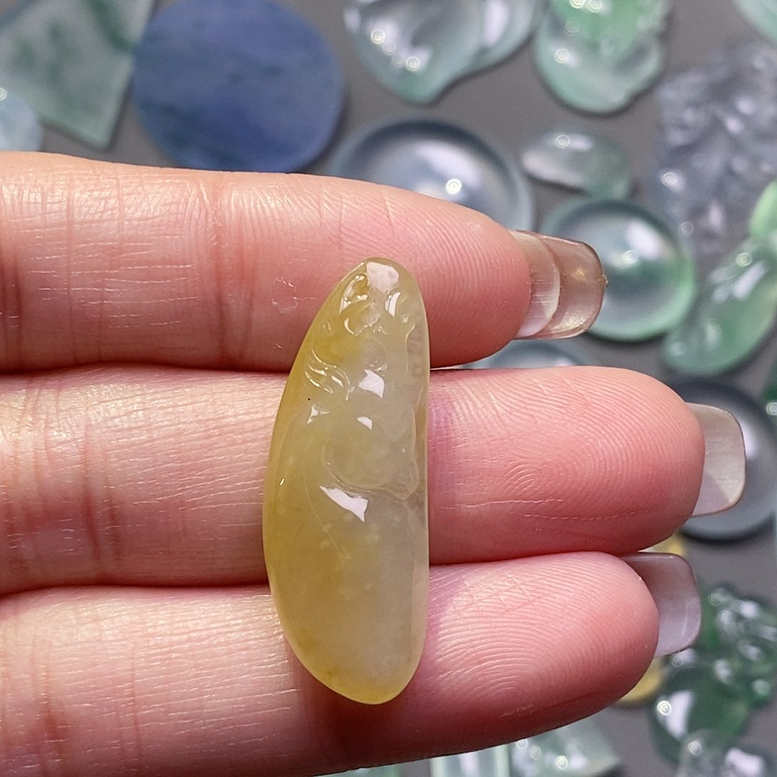 翡翠颈饰未镶嵌翡翠