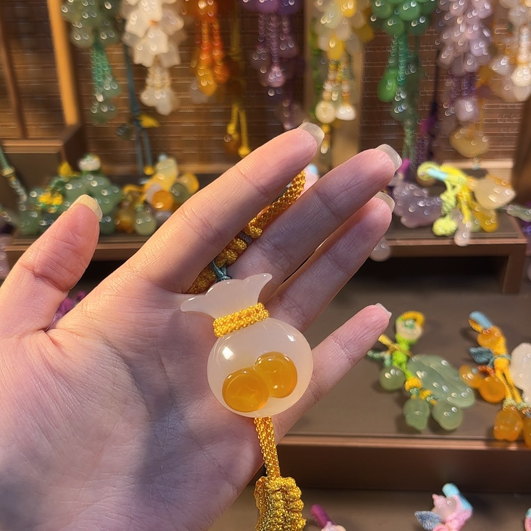 八***女玛瑙/玉髓未镶嵌车挂钥匙扣