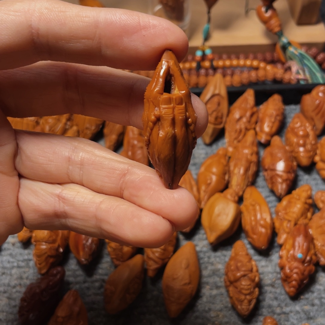 橄榄核吊坠佛手88888888