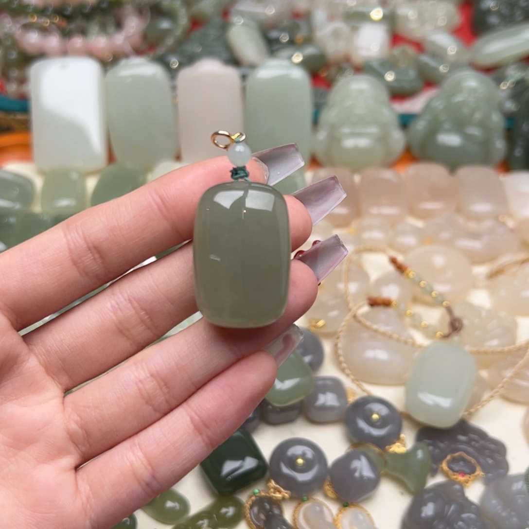 和田玉耳坠未镶嵌四****姨