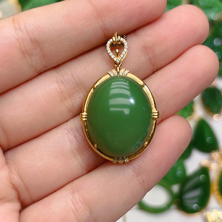 和田玉（碧玉）颈饰18K金镶嵌