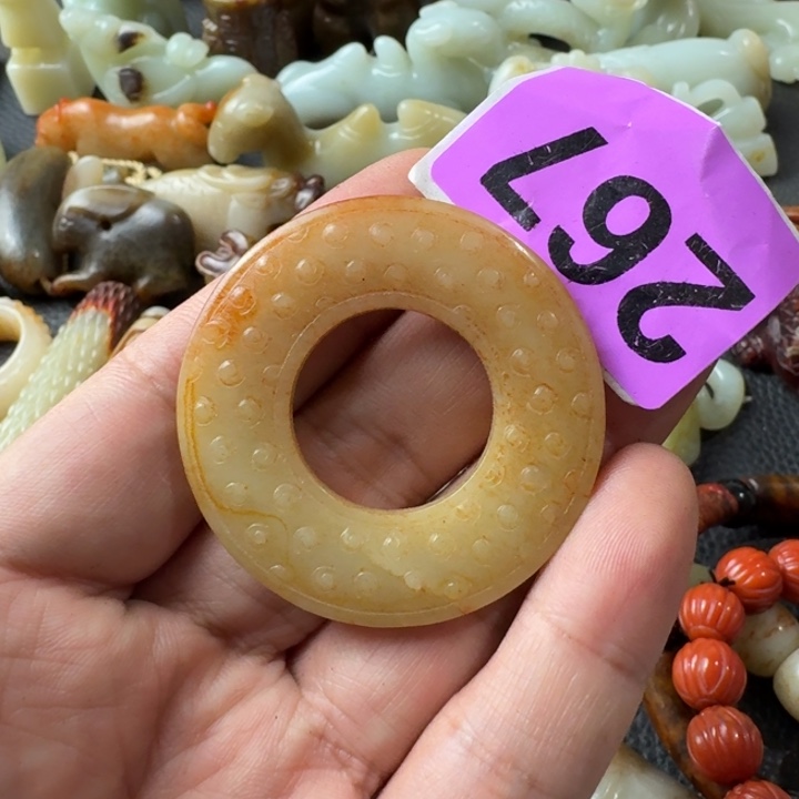 静***声和田玉未镶嵌颈饰