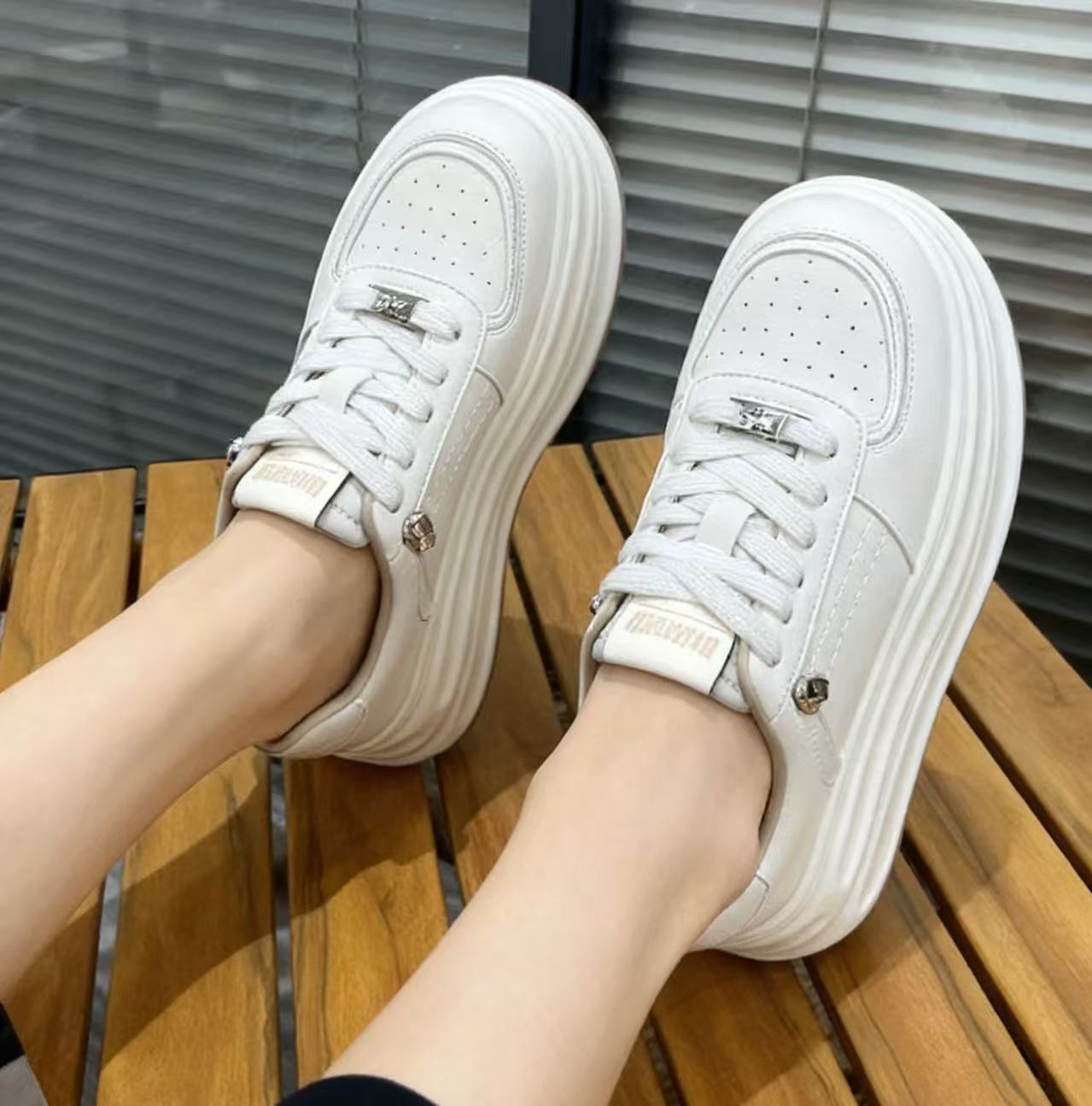 小个子厚底增高轻便舒适潮流时尚休闲百搭女鞋小白鞋301