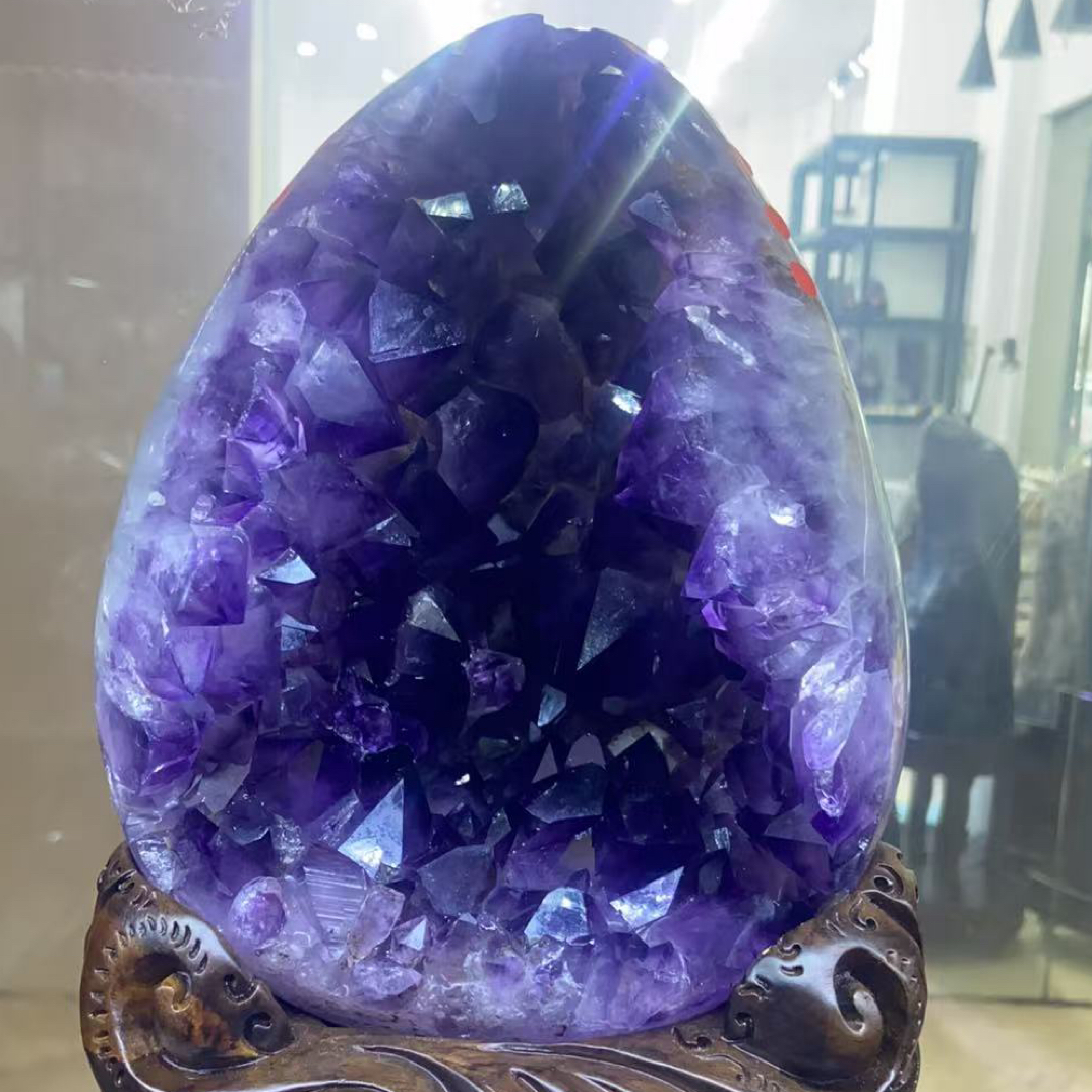未镶嵌的天然水晶