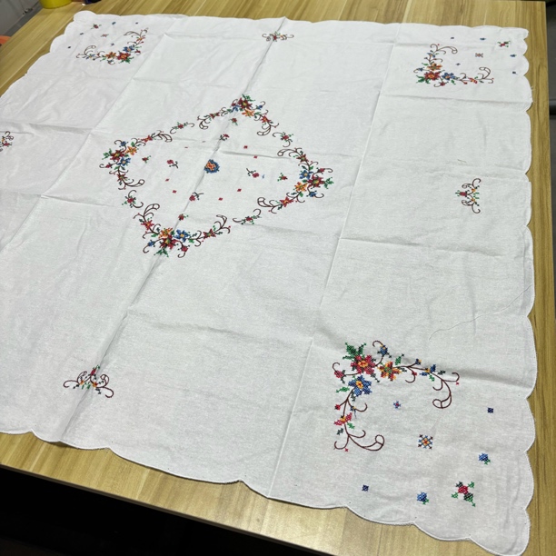 C206 十字绣（9105）白色方桌布1.1m