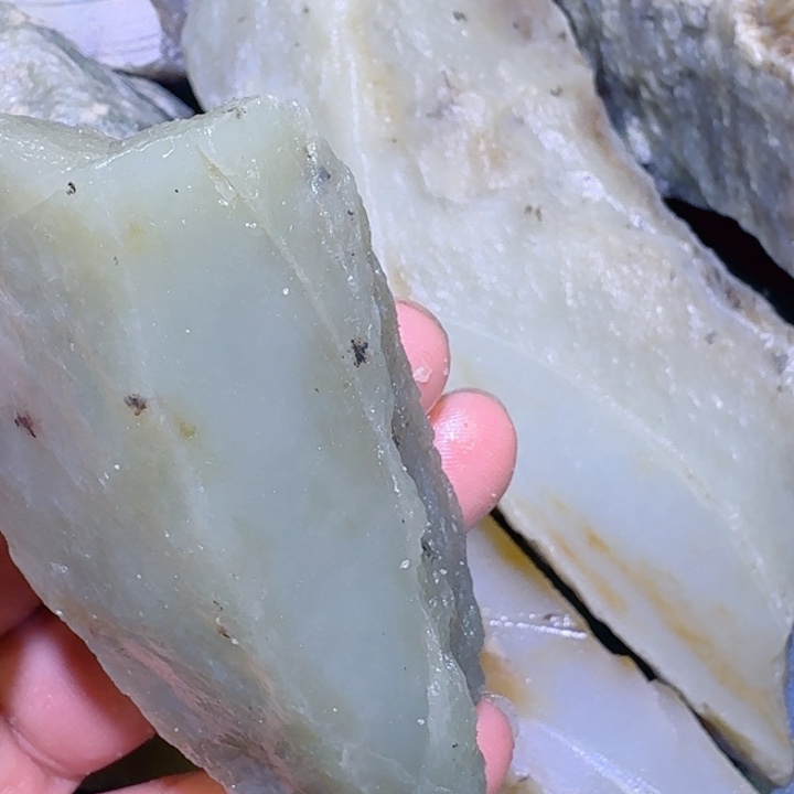 和田玉未镶嵌珠宝半成品