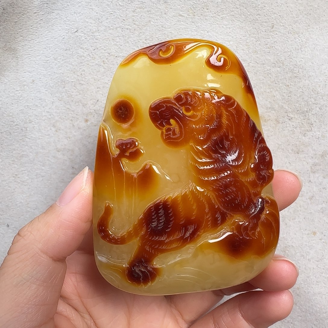 蜜蜡未镶嵌珠宝奇石