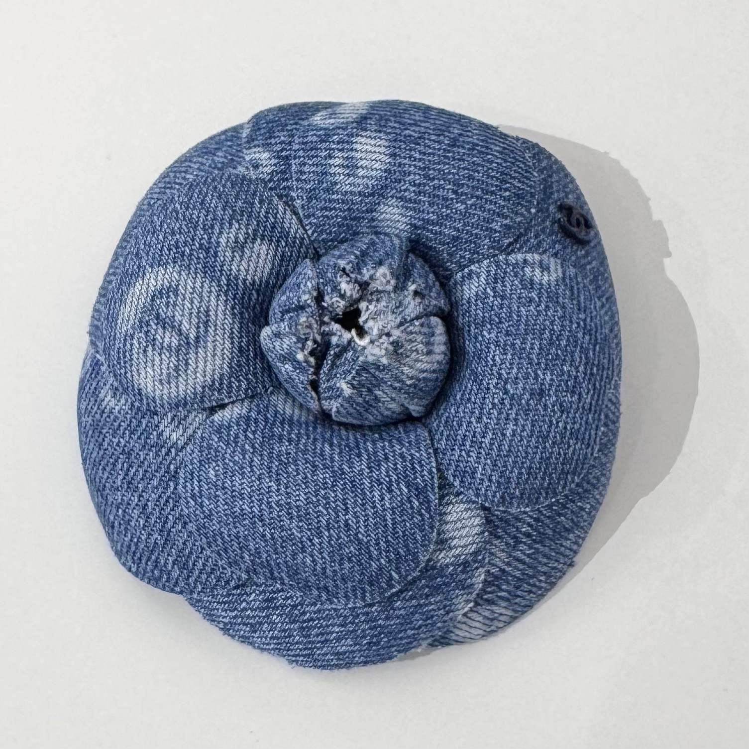 95新 Chanel/香奈儿 Chanel25p浅牛仔山茶花胸花35131377