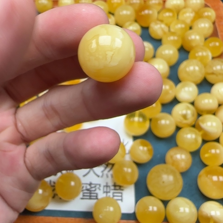 未镶嵌琥珀裸石天然198