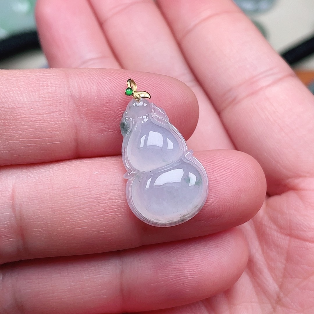 翡翠未镶嵌颈饰葫芦