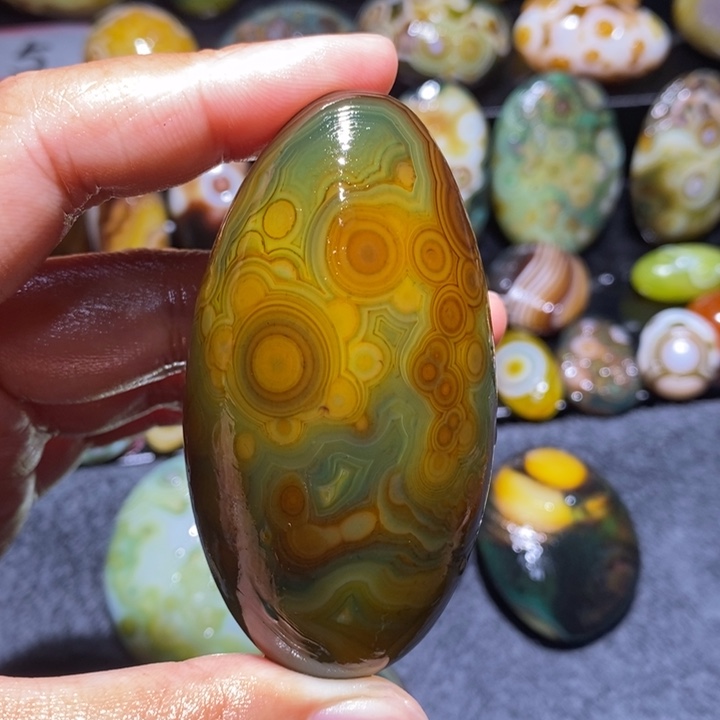 未镶嵌玛瑙/玉髓珠宝奇石