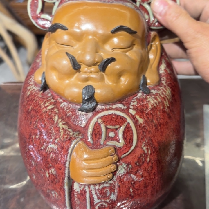 石湾公仔衬托盆景漂亮