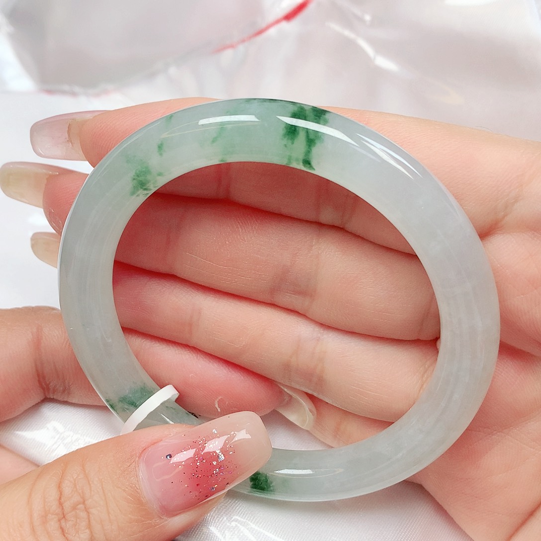 翡翠手镯未镶嵌抖音617