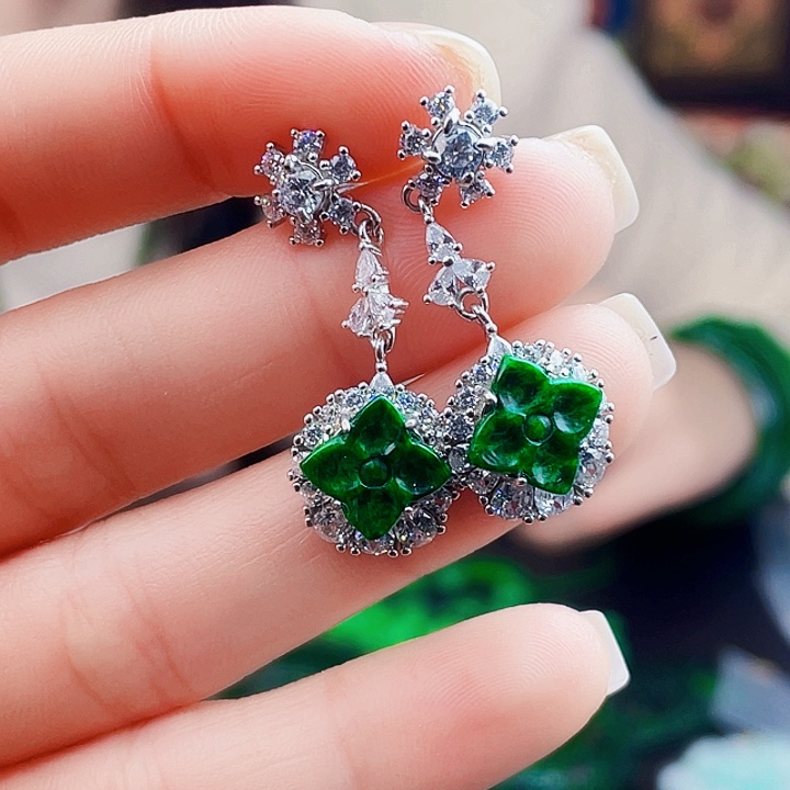 翡翠银S925镶嵌颈饰多样性