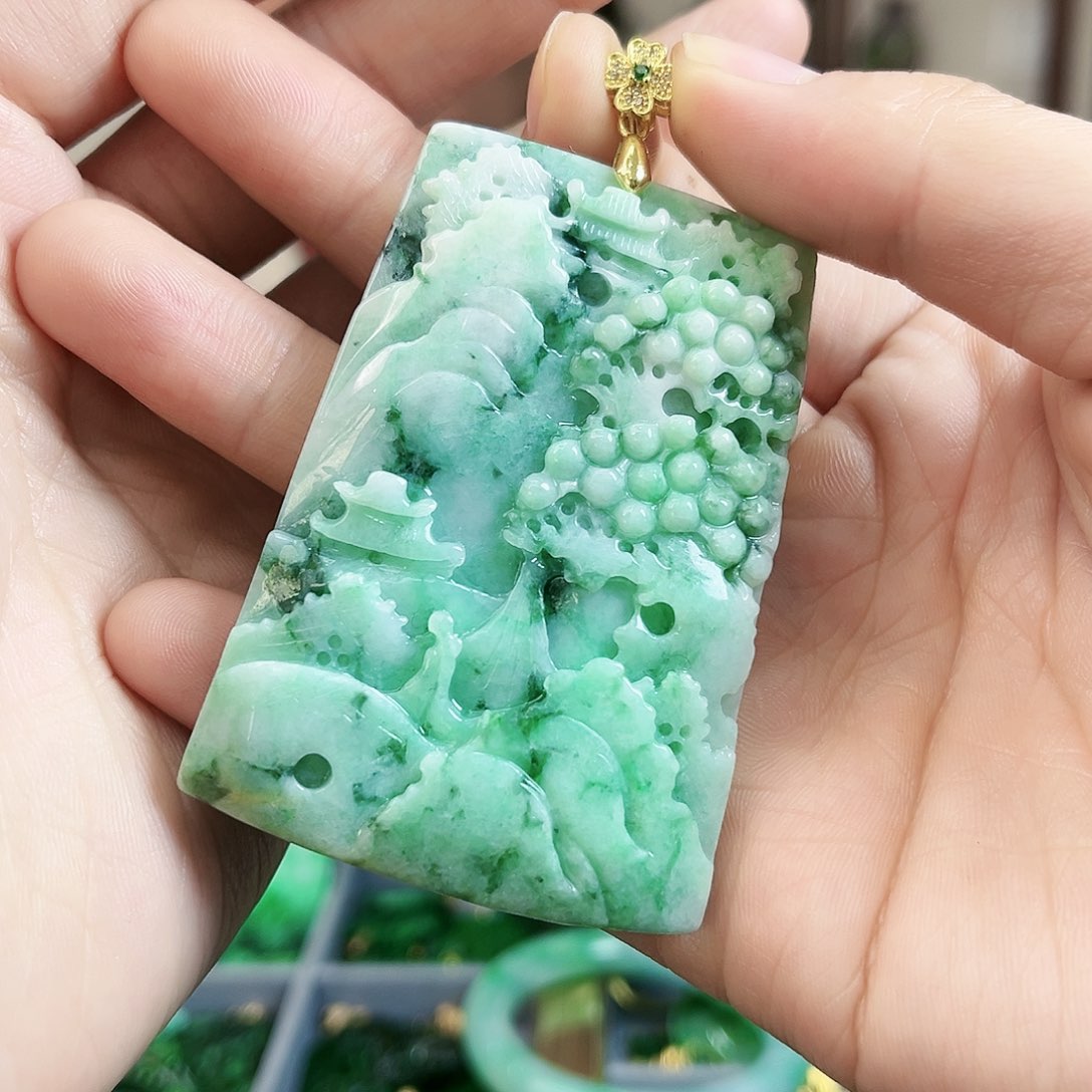 翡翠颈饰未镶嵌吊坠