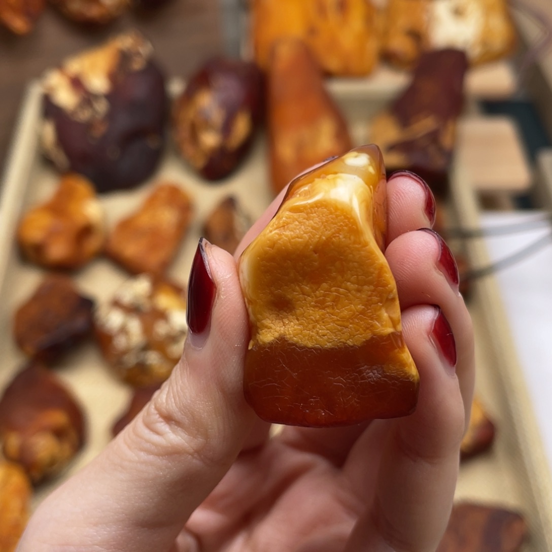 琥珀未镶嵌珠宝奇石