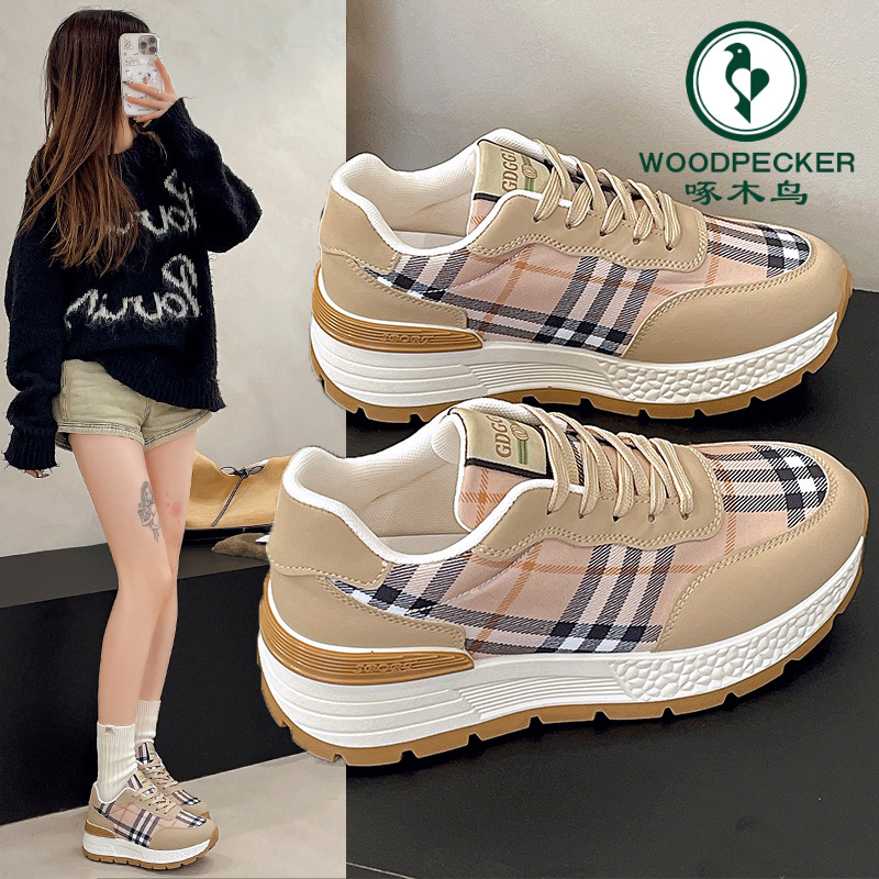 啄木鸟格子阿甘鞋女2025春季新款增高防滑软底百搭休闲运动鞋
