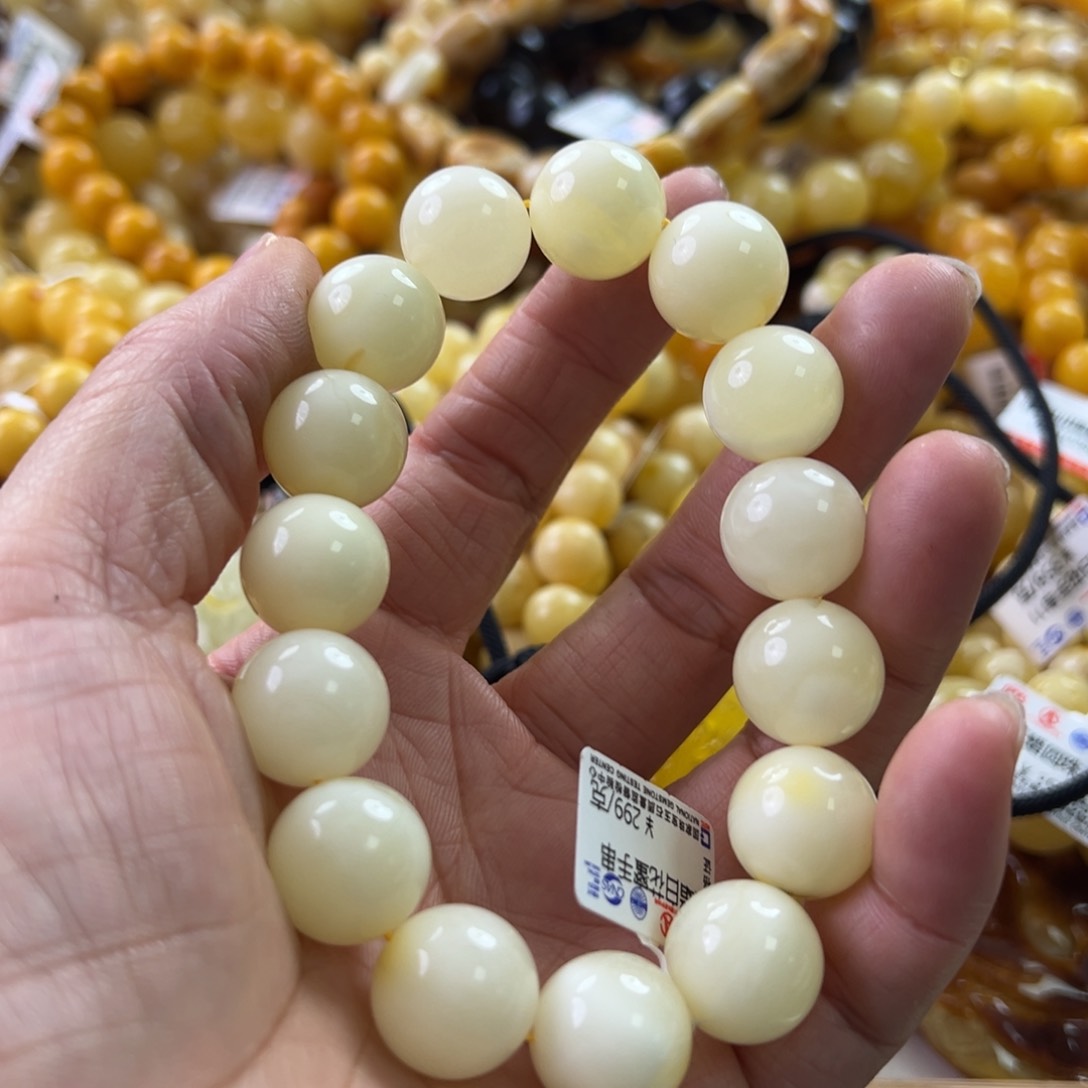 琥珀珠宝奇石未镶嵌